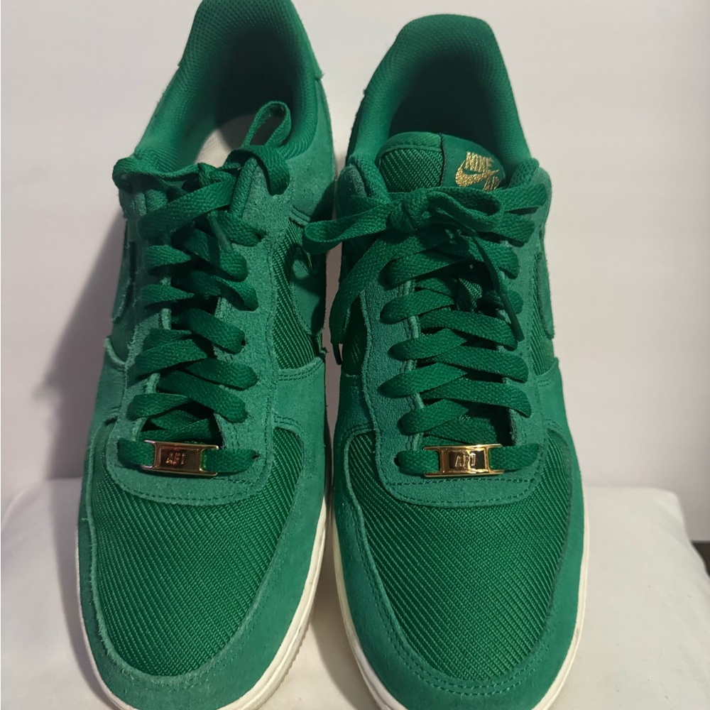 Nike Emerald Green Sneakers with Gold Details